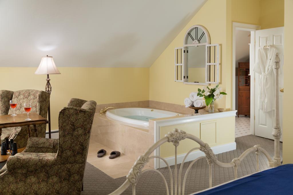 Wolf Cove Inn Poland Extérieur photo