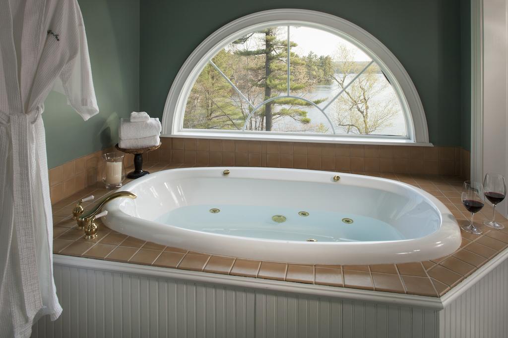 Wolf Cove Inn Poland Extérieur photo