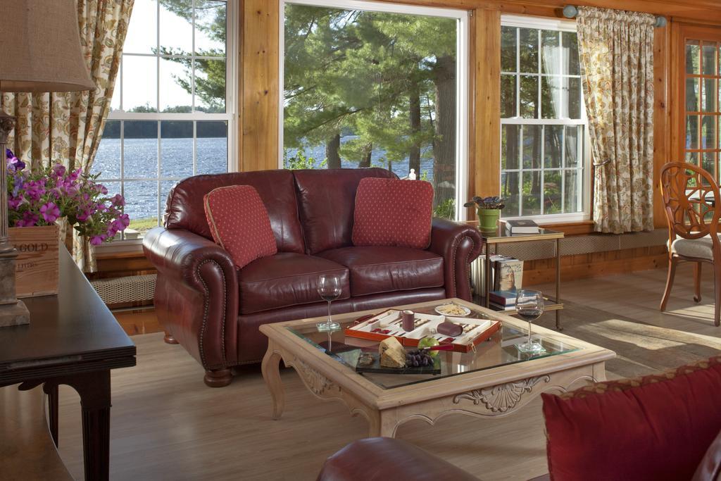 Wolf Cove Inn Poland Extérieur photo