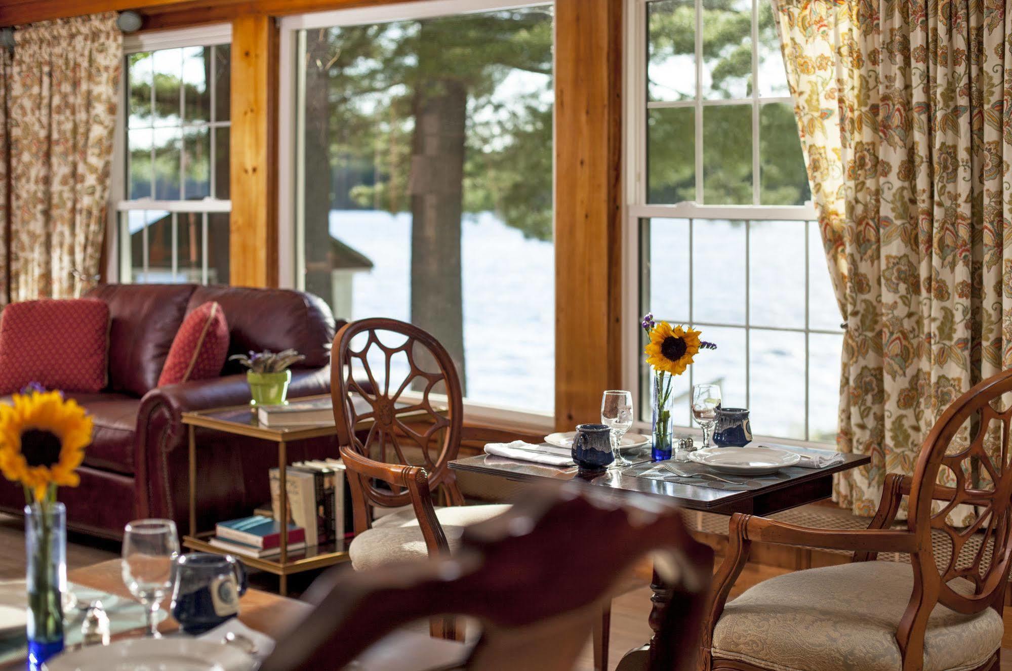 Wolf Cove Inn Poland Extérieur photo