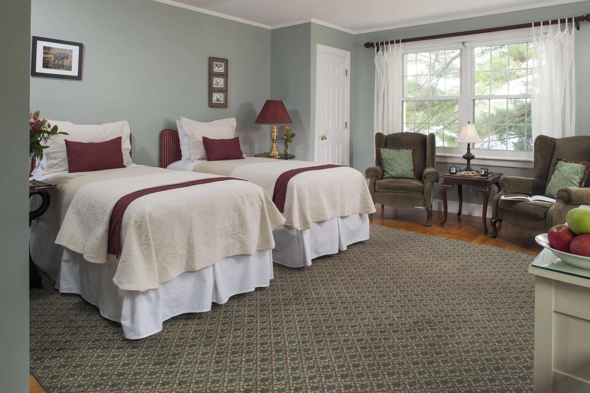 Wolf Cove Inn Poland Extérieur photo